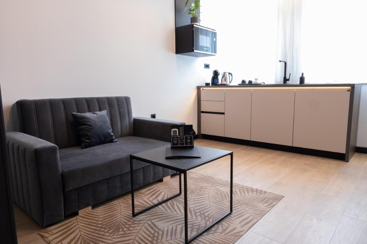 Apartmani Mozart-Centar ヴィロヴィティツァ エクステリア 写真