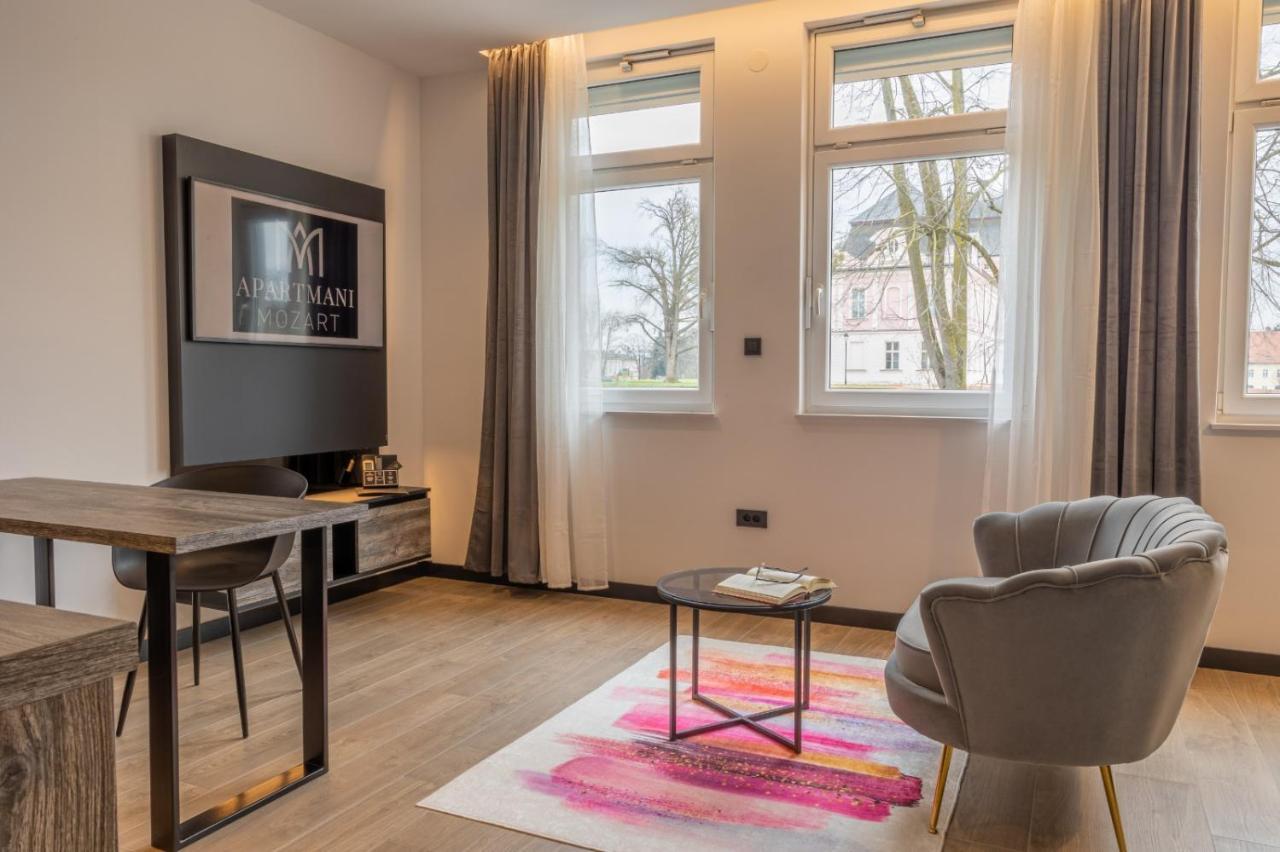Apartmani Mozart-Centar ヴィロヴィティツァ エクステリア 写真