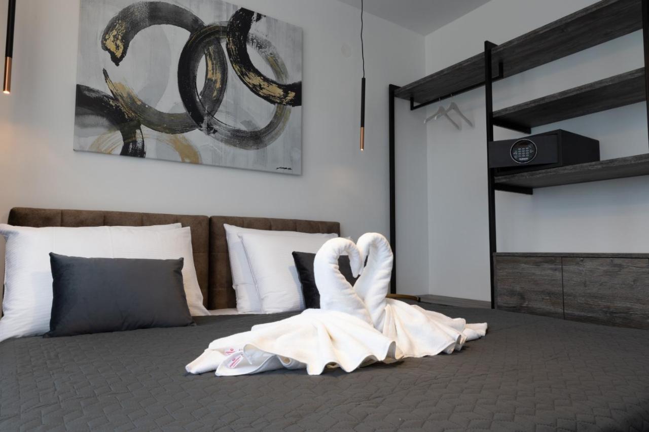 Apartmani Mozart-Centar ヴィロヴィティツァ エクステリア 写真