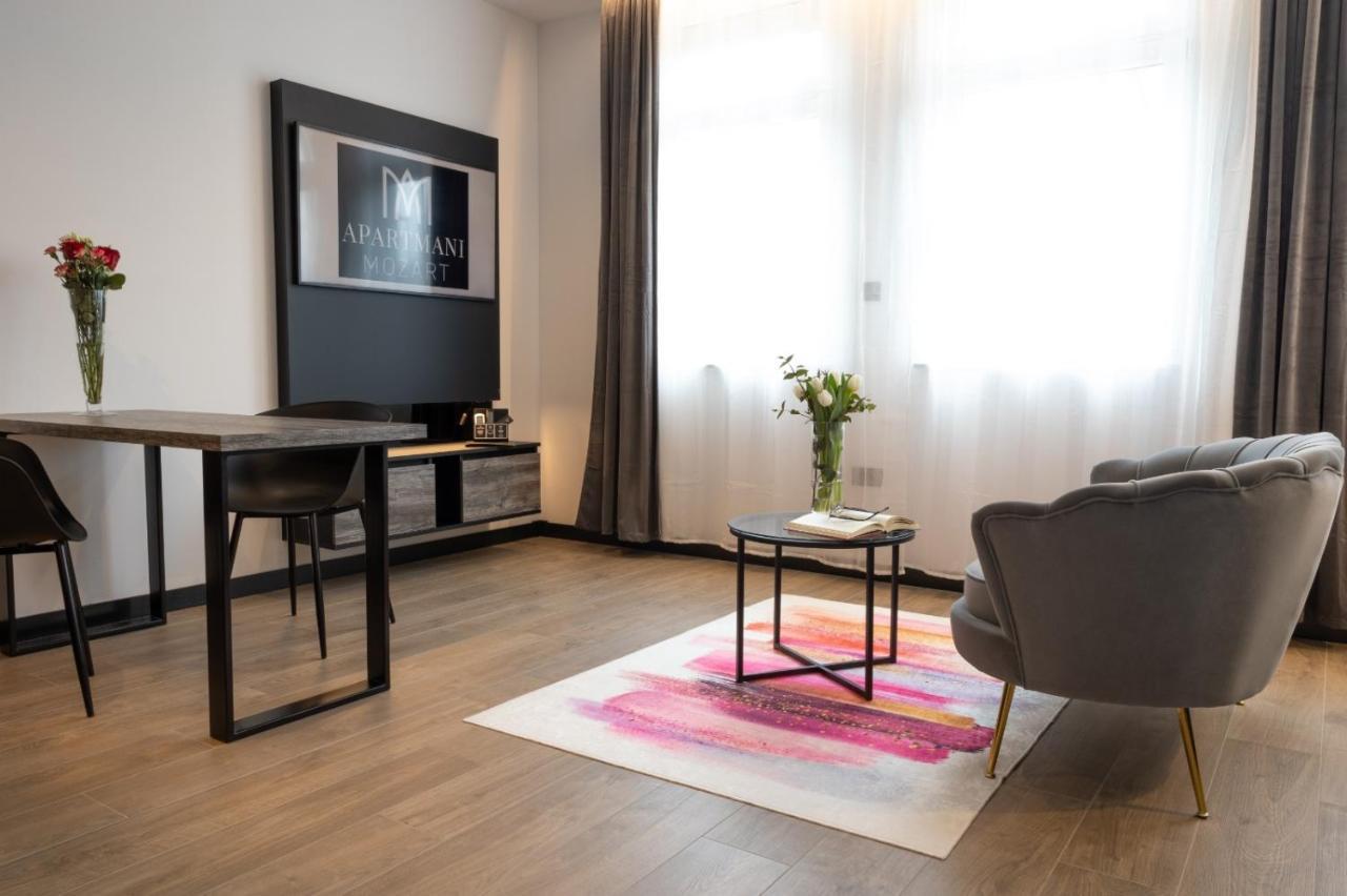 Apartmani Mozart-Centar ヴィロヴィティツァ エクステリア 写真