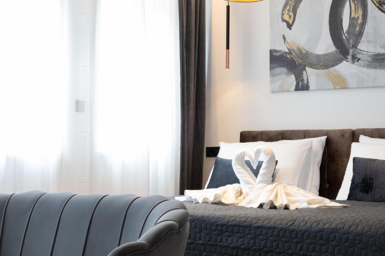 Apartmani Mozart-Centar ヴィロヴィティツァ エクステリア 写真