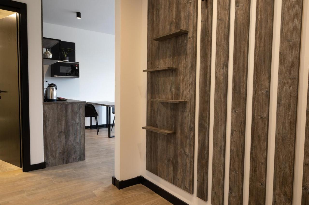 Apartmani Mozart-Centar ヴィロヴィティツァ エクステリア 写真
