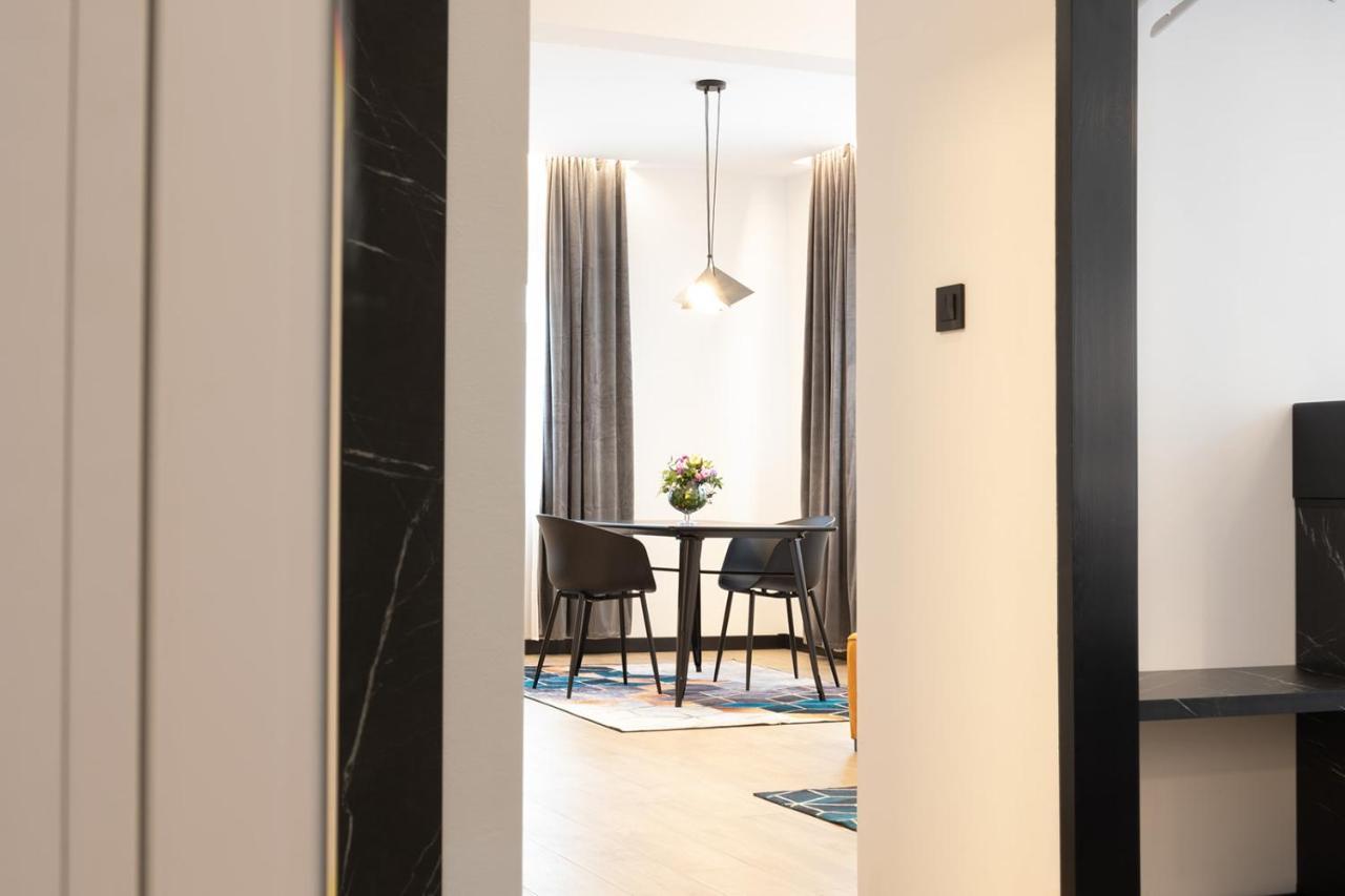 Apartmani Mozart-Centar ヴィロヴィティツァ エクステリア 写真
