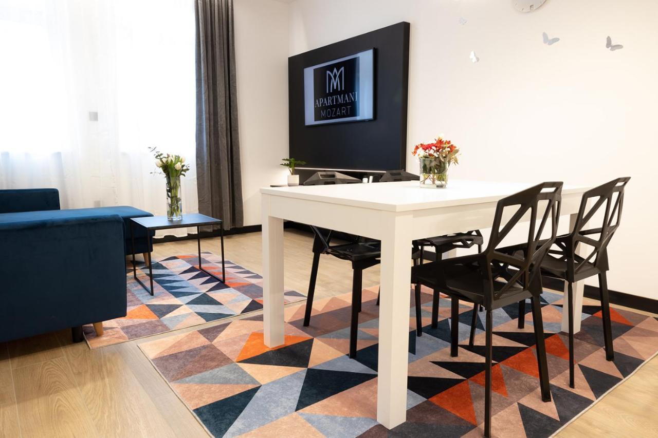 Apartmani Mozart-Centar ヴィロヴィティツァ エクステリア 写真