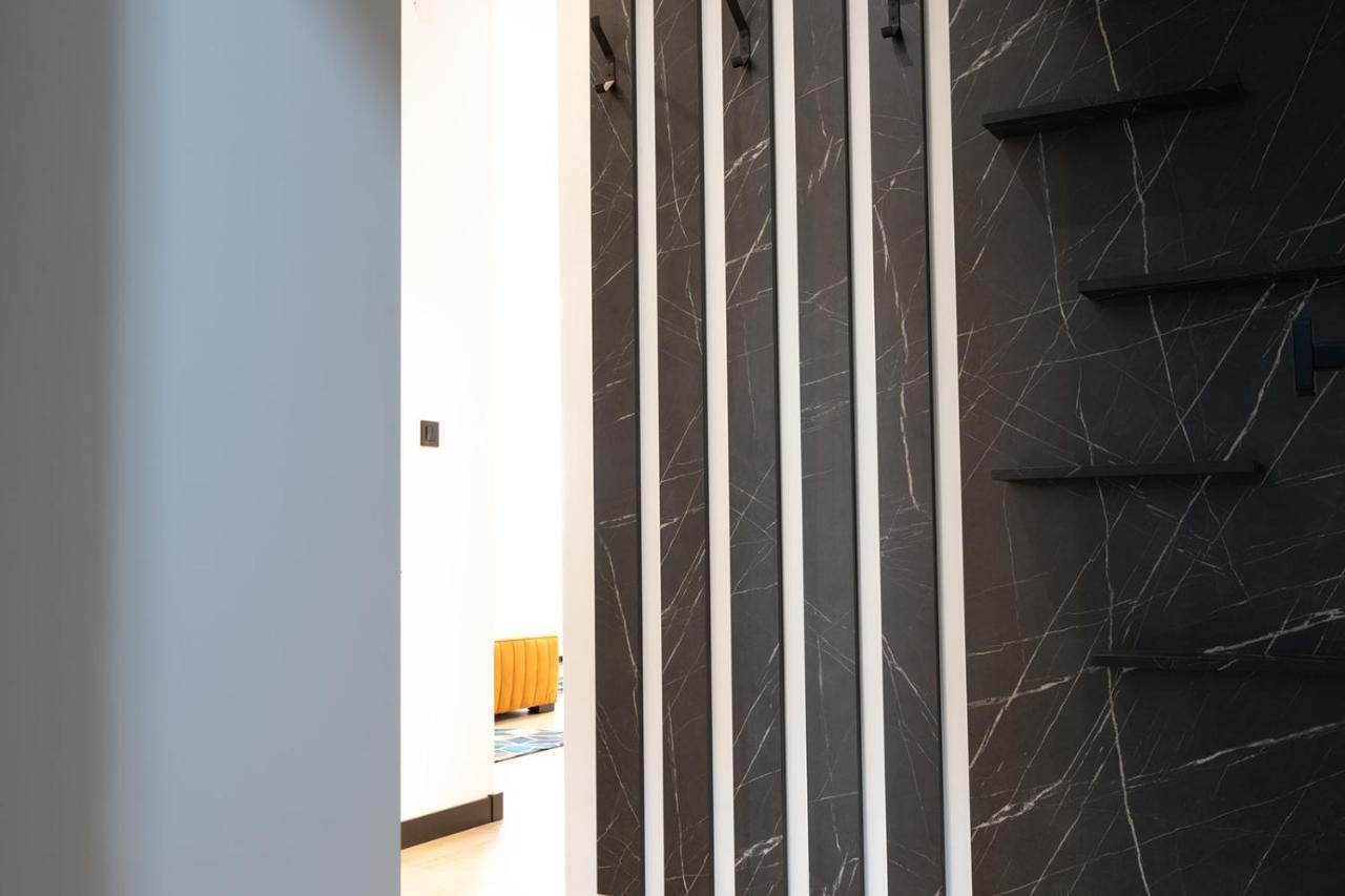 Apartmani Mozart-Centar ヴィロヴィティツァ エクステリア 写真