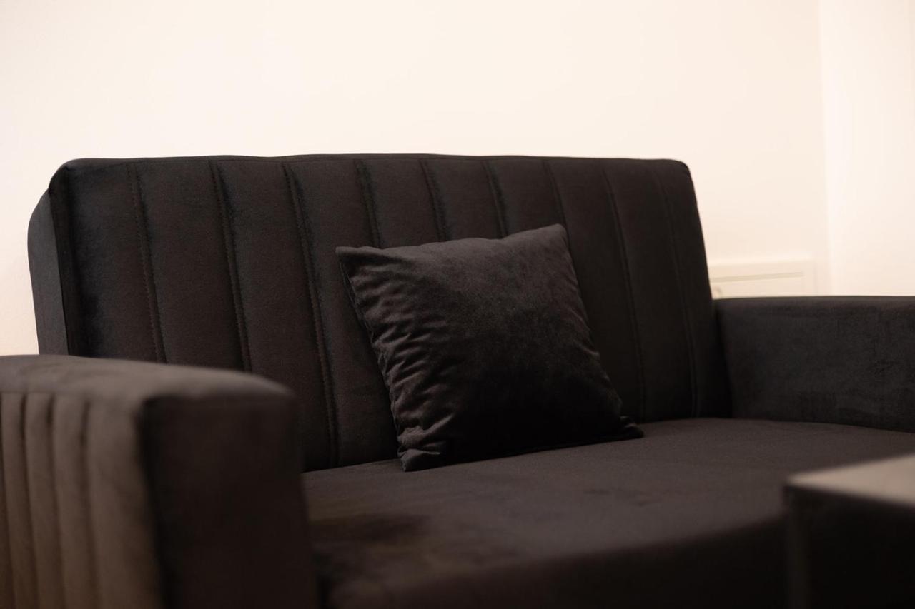 Apartmani Mozart-Centar ヴィロヴィティツァ エクステリア 写真