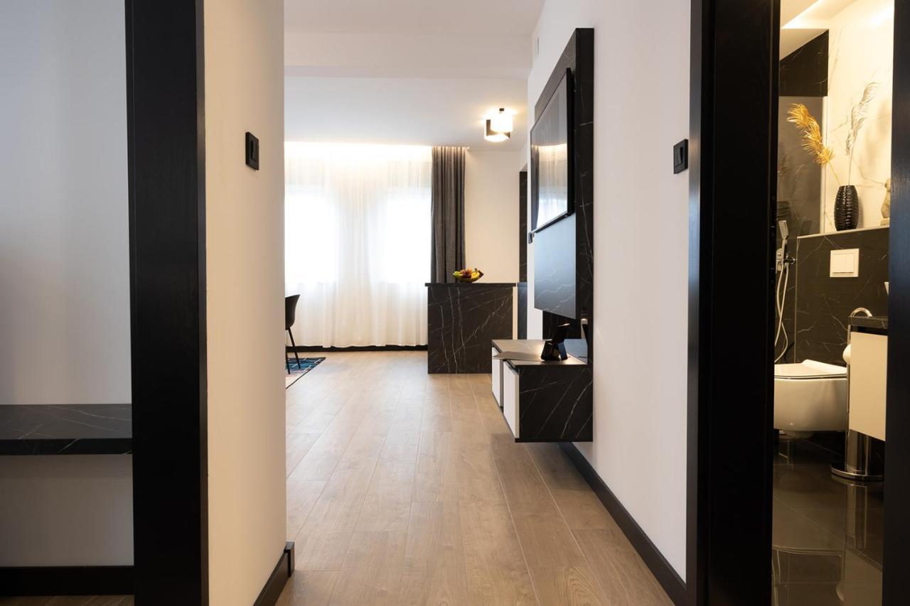 Apartmani Mozart-Centar ヴィロヴィティツァ エクステリア 写真