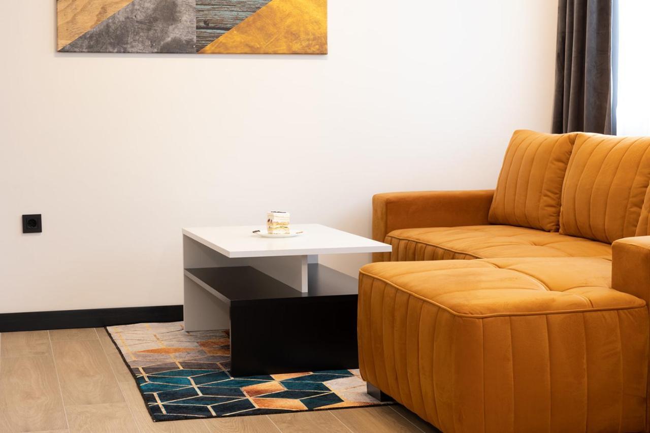 Apartmani Mozart-Centar ヴィロヴィティツァ エクステリア 写真