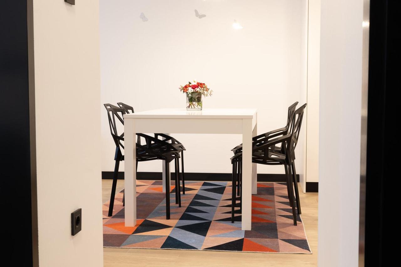 Apartmani Mozart-Centar ヴィロヴィティツァ エクステリア 写真