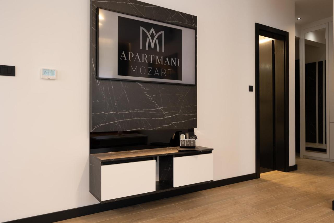 Apartmani Mozart-Centar ヴィロヴィティツァ エクステリア 写真