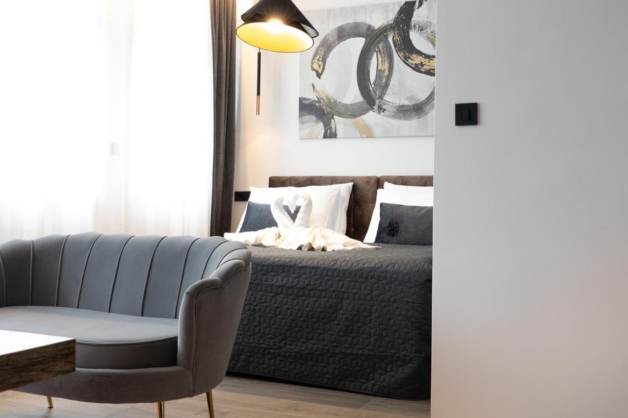 Apartmani Mozart-Centar ヴィロヴィティツァ エクステリア 写真